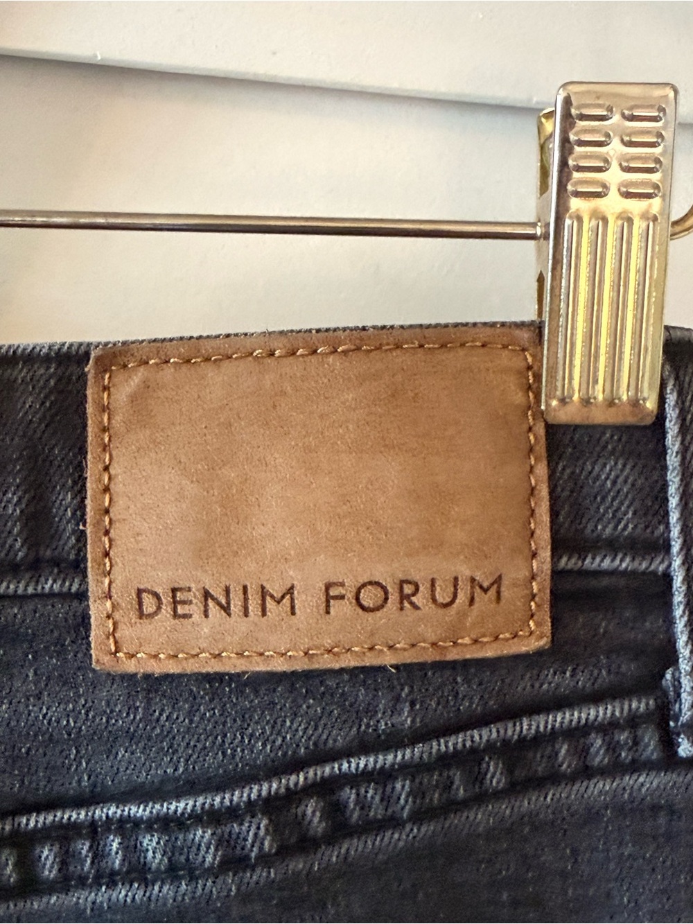 Denim Forum the Arlo High Rise Straight Leg Faded Black Jeans Size 31 - Picture 8 of 17